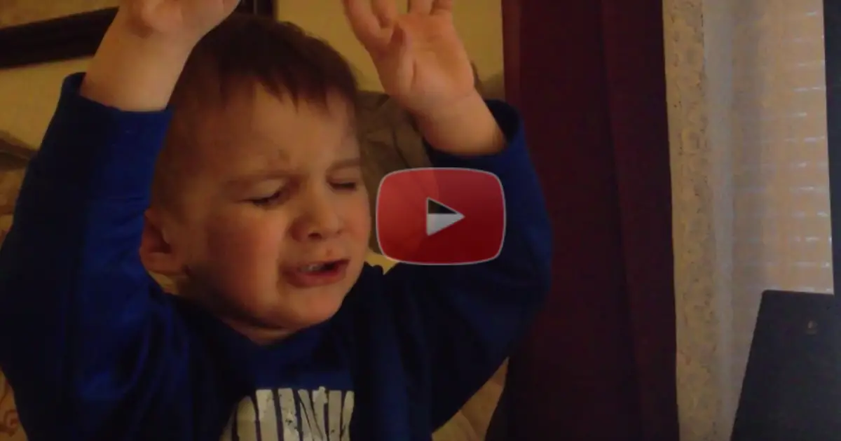 This Little One Praises God While Singing "10,000 Reasons 